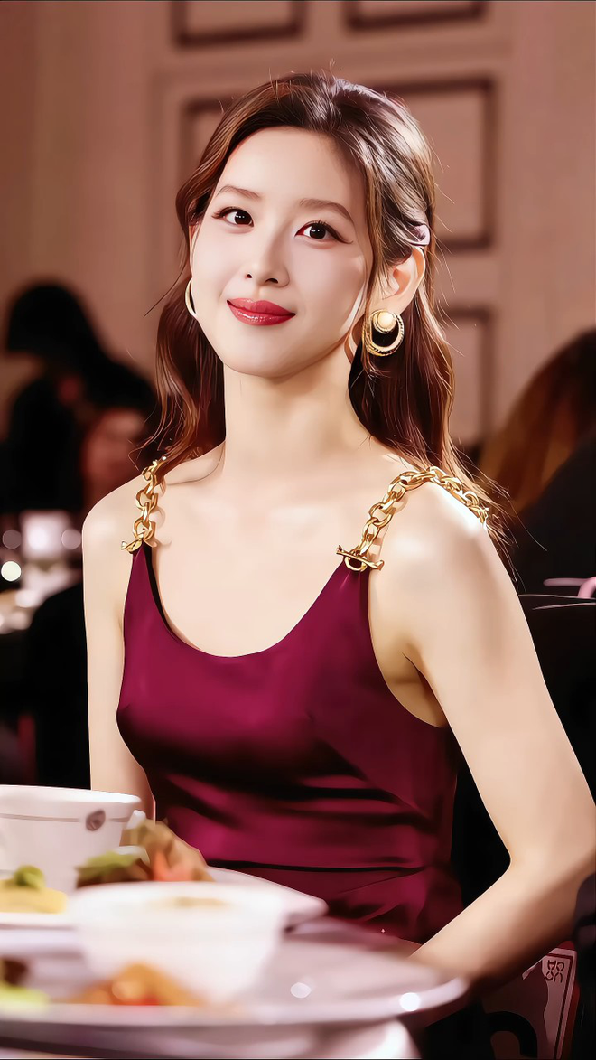 Tuổi 32 "bất lão" của Chương Trạch Thiên - giám đốc khách mời cho VOGUE Art Trung Quốc- Ảnh 1.