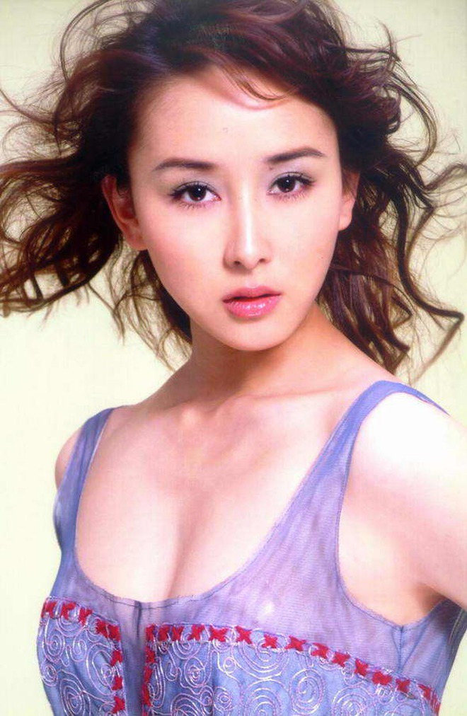 Người đẹp cưới "đại gia mai táng" sướng như tiên: Ở biệt phủ 6.000 m2, sáng hái mít chiều hái sầu riêng- Ảnh 3.