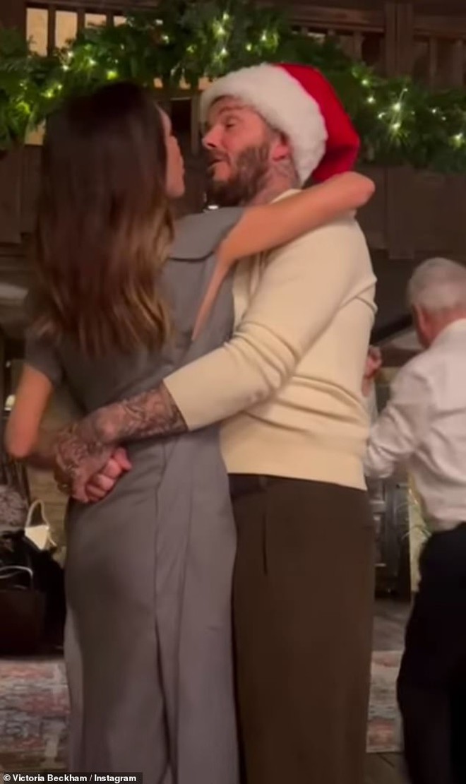 Hưởng loạt đặc quyền khi là con trai Beckham, "cậu ấm bất tài" lại "vô ơn", đến em gái út Harper cũng bị ghẻ lạnh- Ảnh 1.