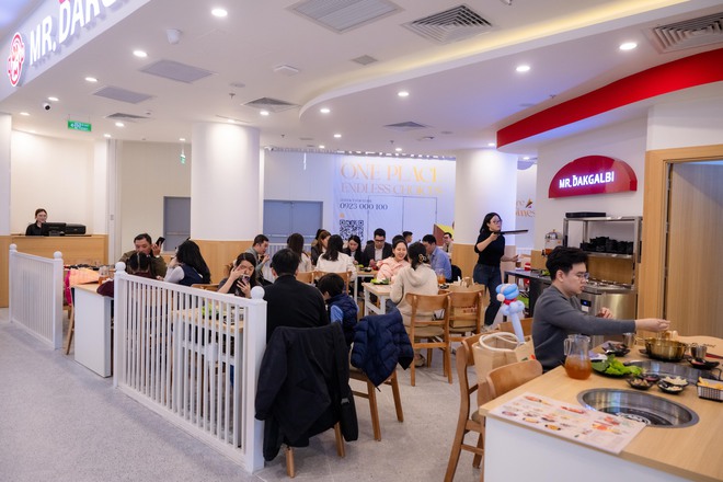 TTTM Hanoi Centre vừa ra mắt Hà Nội: Không gian sang như khách sạn 5 sao, kỳ công bảo tồn cây đa giữa khuôn viên- Ảnh 20.