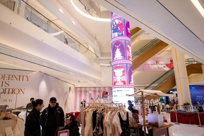 TTTM Hanoi Centre vừa ra mắt Hà Nội: Không gian sang như khách sạn 5 sao, kỳ công bảo tồn cây đa giữa khuôn viên- Ảnh 13.