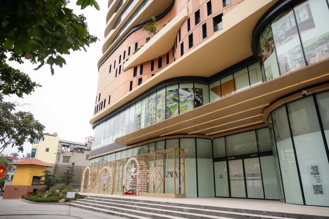 TTTM Hanoi Centre vừa ra mắt Hà Nội: Không gian sang như khách sạn 5 sao, kỳ công bảo tồn cây đa giữa khuôn viên- Ảnh 5.