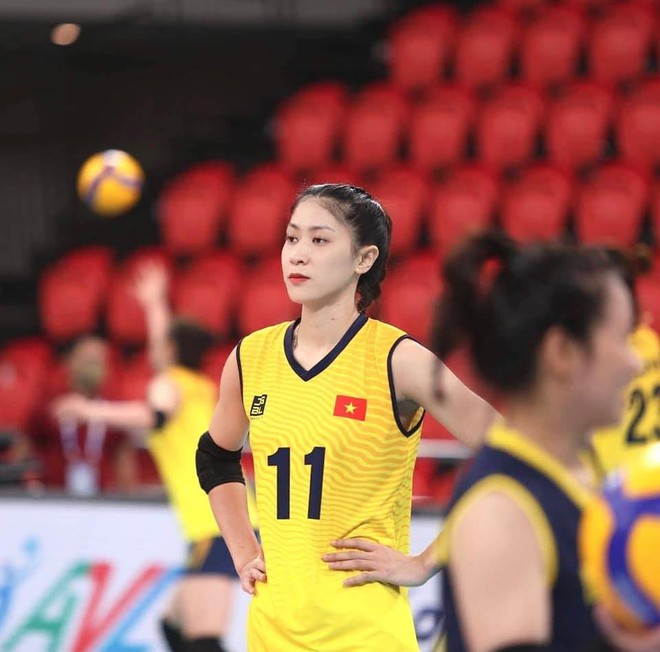 Hoa khôi bóng chuyền mang hàm Đại uý gây sốt với ảnh tổng kết 2025: Visual xinh đẹp, thành tích cực "khủng"!- Ảnh 8.