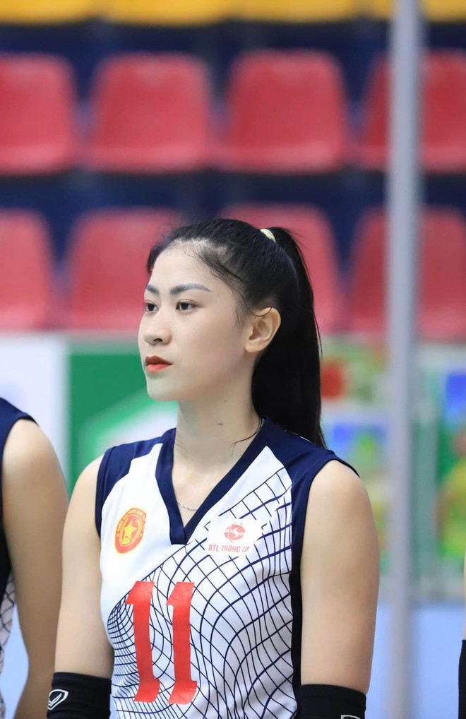 Hoa khôi bóng chuyền mang hàm Đại uý gây sốt với ảnh tổng kết 2025: Visual xinh đẹp, thành tích cực "khủng"!- Ảnh 5.