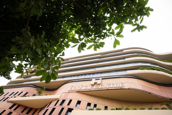 TTTM Hanoi Centre vừa ra mắt Hà Nội: Không gian sang như khách sạn 5 sao, kỳ công bảo tồn cây đa giữa khuôn viên- Ảnh 6.