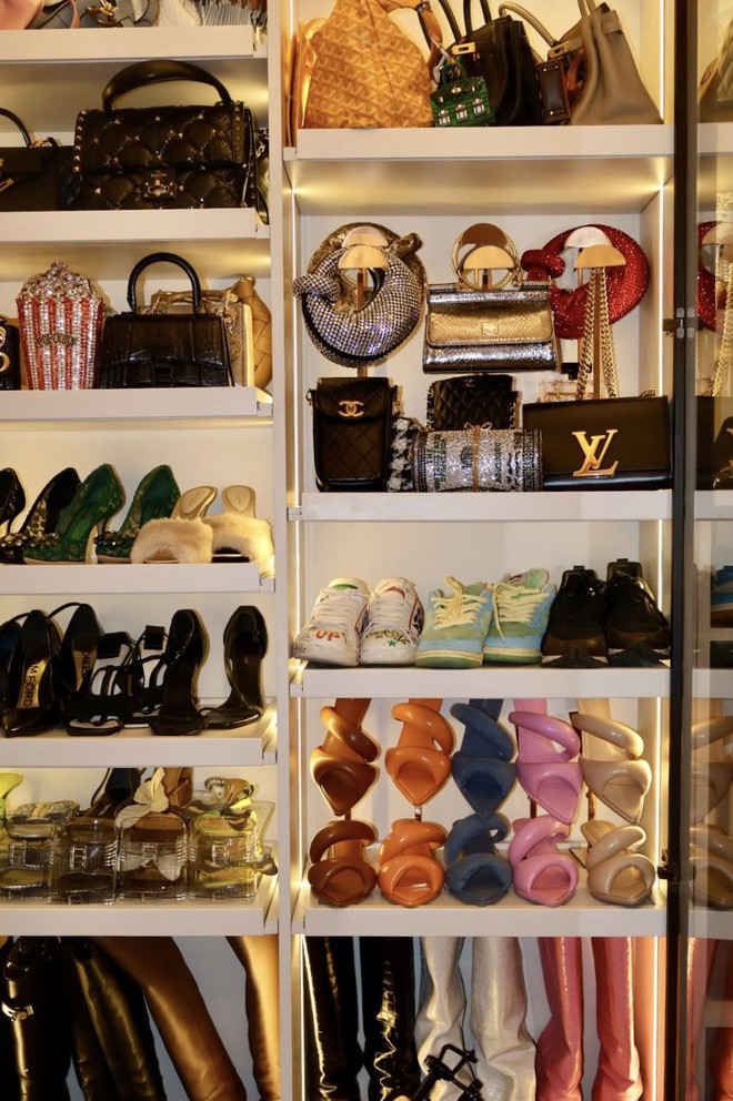 Cuộc sống của "mẹ đơn thân nóng bỏng nhất Vbiz"- Ảnh 21.