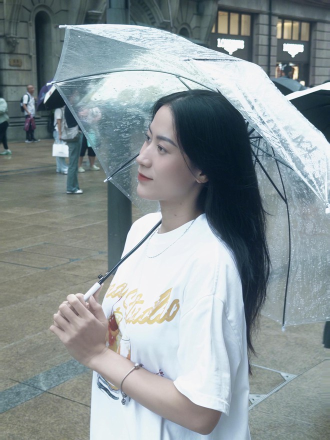 Hoa khôi bóng chuyền mang hàm Đại uý gây sốt với ảnh tổng kết 2025: Visual xinh đẹp, thành tích cực "khủng"!- Ảnh 11.