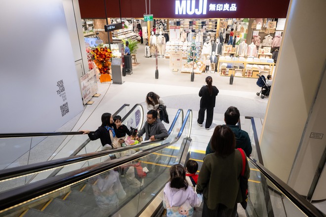 TTTM Hanoi Centre vừa ra mắt Hà Nội: Không gian sang như khách sạn 5 sao, kỳ công bảo tồn cây đa giữa khuôn viên- Ảnh 7.