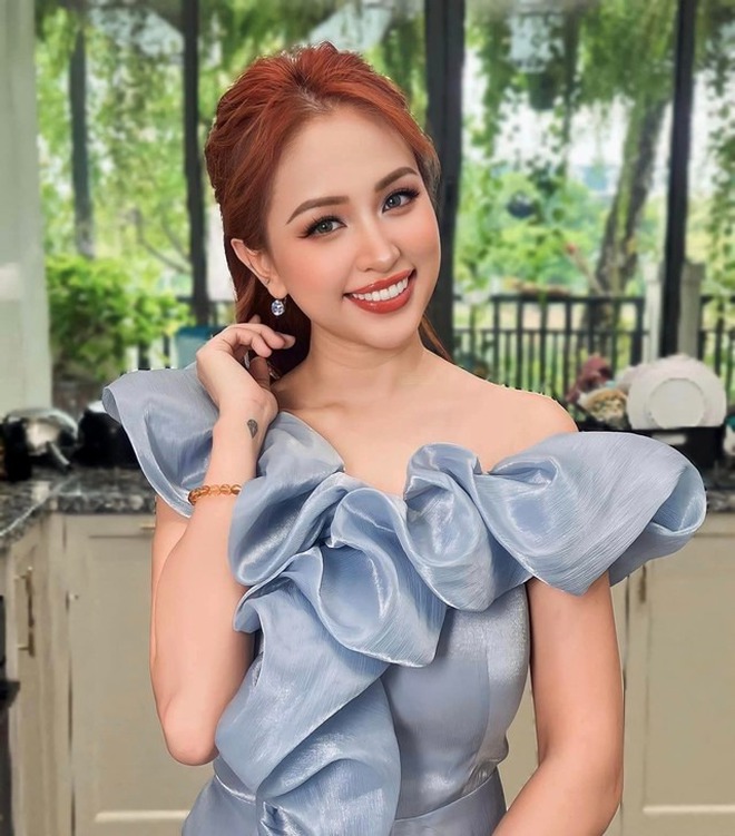 Nữ nghệ sĩ tái hôn với đại gia, được "chiều như trứng mỏng", sống sang chảnh trong biệt thự 200m²- Ảnh 1.