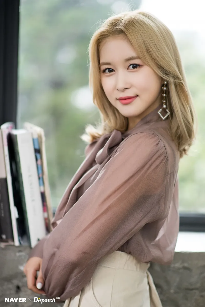 Chuyện chưa từng có: Mỹ nhân trở thành đại sứ nhờ biết lái máy xúc- Ảnh 4.