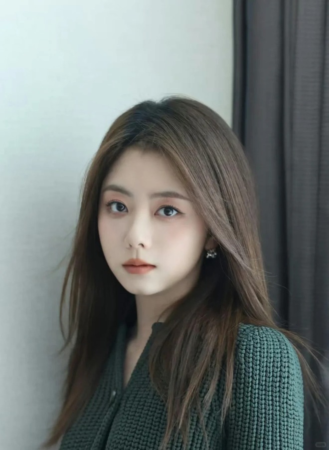 Soi tướng mặt Đàm Tùng Vận: Không cằm V-line vẫn là "nữ thần thanh xuân", sở hữu nét "hút lộc" nhiều phụ nữ ao ước- Ảnh 12.