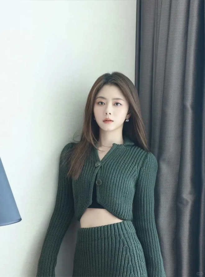 Soi tướng mặt Đàm Tùng Vận: Không cằm V-line vẫn là "nữ thần thanh xuân", sở hữu nét "hút lộc" nhiều phụ nữ ao ước- Ảnh 11.