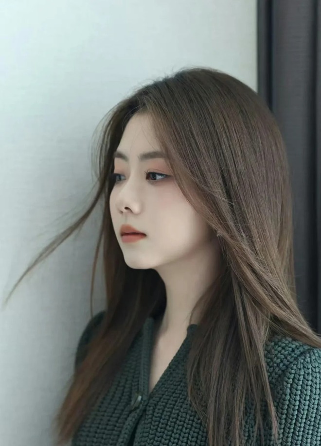 Soi tướng mặt Đàm Tùng Vận: Không cằm V-line vẫn là "nữ thần thanh xuân", sở hữu nét "hút lộc" nhiều phụ nữ ao ước- Ảnh 10.