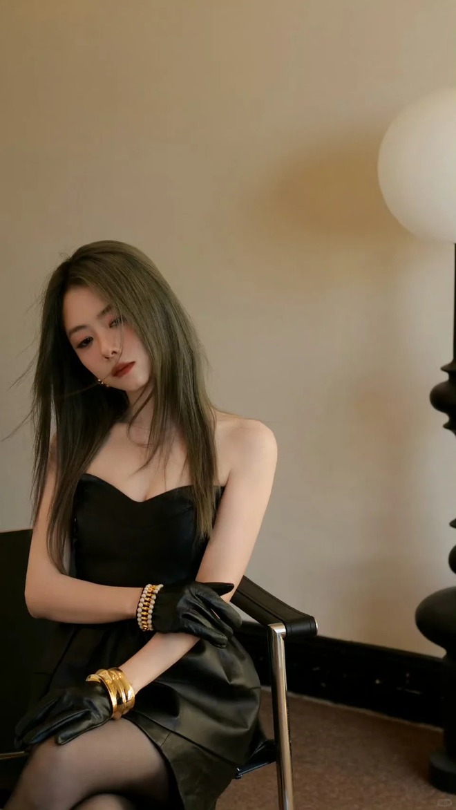 Soi tướng mặt Đàm Tùng Vận: Không cằm V-line vẫn là "nữ thần thanh xuân", sở hữu nét "hút lộc" nhiều phụ nữ ao ước- Ảnh 3.