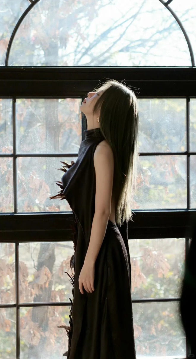 Soi tướng mặt Đàm Tùng Vận: Không cằm V-line vẫn là "nữ thần thanh xuân", sở hữu nét "hút lộc" nhiều phụ nữ ao ước- Ảnh 5.