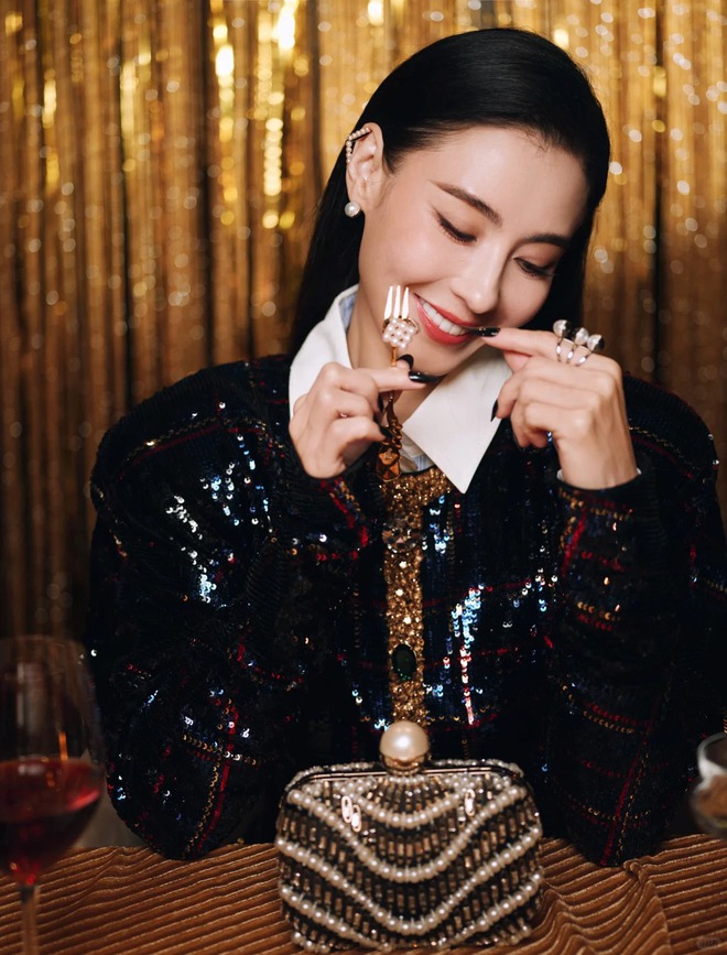 Soi "điểm vàng" trên gương mặt Trương Bá Chi: Nét tướng phú quý, bảo chứng địa vị "bất khả xâm phạm" suốt 3 thập kỷ- Ảnh 6.