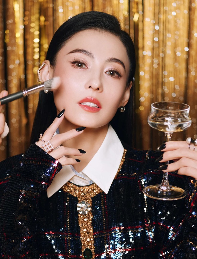 Soi "điểm vàng" trên gương mặt Trương Bá Chi: Nét tướng phú quý, bảo chứng địa vị "bất khả xâm phạm" suốt 3 thập kỷ- Ảnh 10.