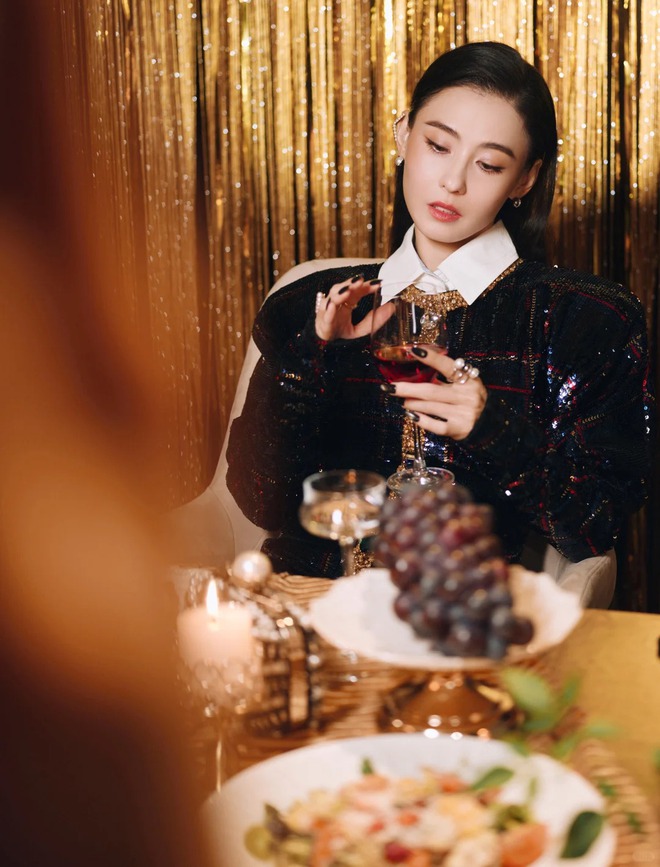 Soi "điểm vàng" trên gương mặt Trương Bá Chi: Nét tướng phú quý, bảo chứng địa vị "bất khả xâm phạm" suốt 3 thập kỷ- Ảnh 12.