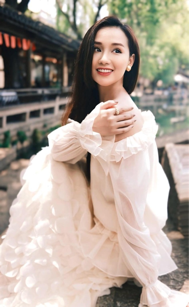 Nữ diễn viên giàu nhất miền Bắc ở biệt thự 60 tỷ- Ảnh 2. Nữ diễn viên giàu nhất miền Bắc ở biệt thự 60 tỷ- Ảnh 2.