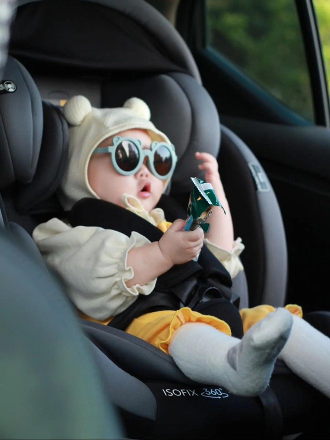 Mách mẹ 7 tips để con chịu ngồi ghế an toàn trên ô tô mà không khóc lóc, hoảng sợ- Ảnh 4.