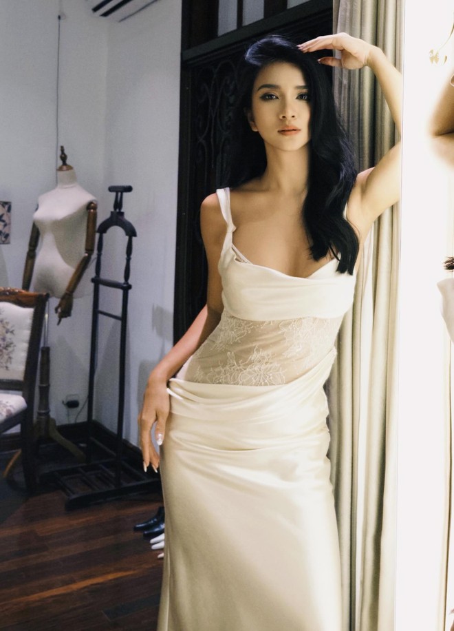 Đồng Ánh Quỳnh tung ảnh hot khiến đại mỹ nhân Kim Tuyến phải công khai "giữ của"- Ảnh 6. Đồng Ánh Quỳnh tung ảnh hot khiến đại mỹ nhân Kim Tuyến phải công khai "giữ của"- Ảnh 6.