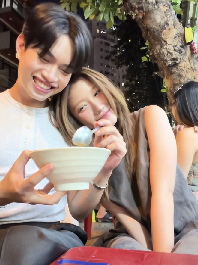 Uyển Ân hẹn hò Pháp Kiều- Ảnh 6. Uyển Ân hẹn hò Pháp Kiều- Ảnh 6.