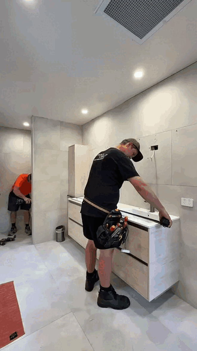 Nữ diễn viên Việt lấy chồng tỷ phú, sống như "bà hoàng", ngủ dậy có 5 hầu gái phục vụ- Ảnh 9.