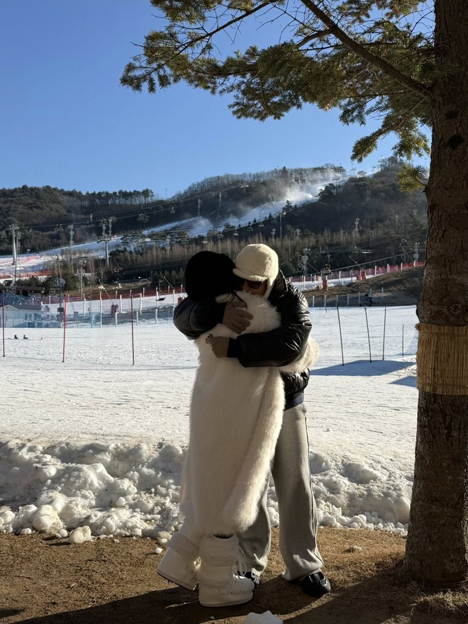 Đạo diễn Vbiz xả kho ảnh bên bạn gái nóng bỏng sau khi "chốt đơn" thành công tại Hàn Quốc- Ảnh 5.