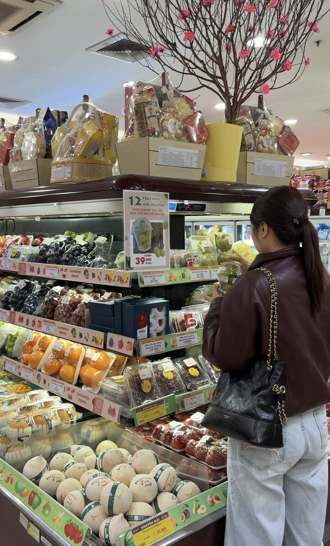 Ra siêu thị, cửa hàng hoa quả kiểm chứng độ HOT của 12 quả nho ước nguyện: Có như trên mạng đồn?- Ảnh 6.