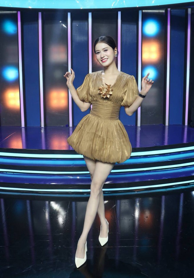 Lâm Vỹ Dạ lại trẻ măng, đôi chân hoá ra cũng thuộc hàng cực phẩm!- Ảnh 10.