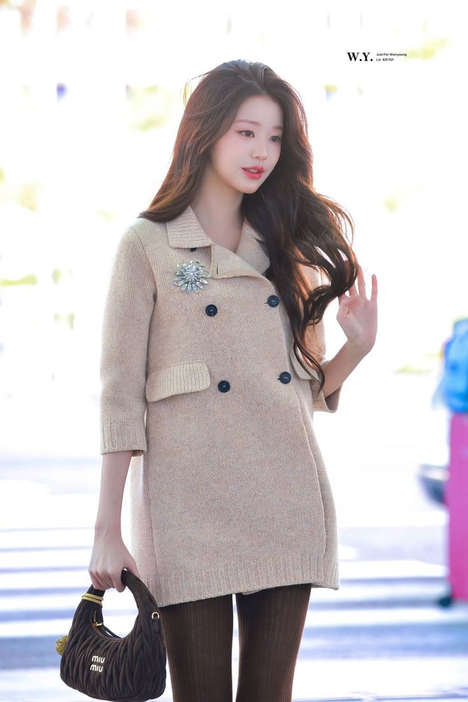 Đoạn video luộm thuộm của công chúa Kpop bị đào lại, tất cả vì combo dép lê và tất trắng?- Ảnh 6.