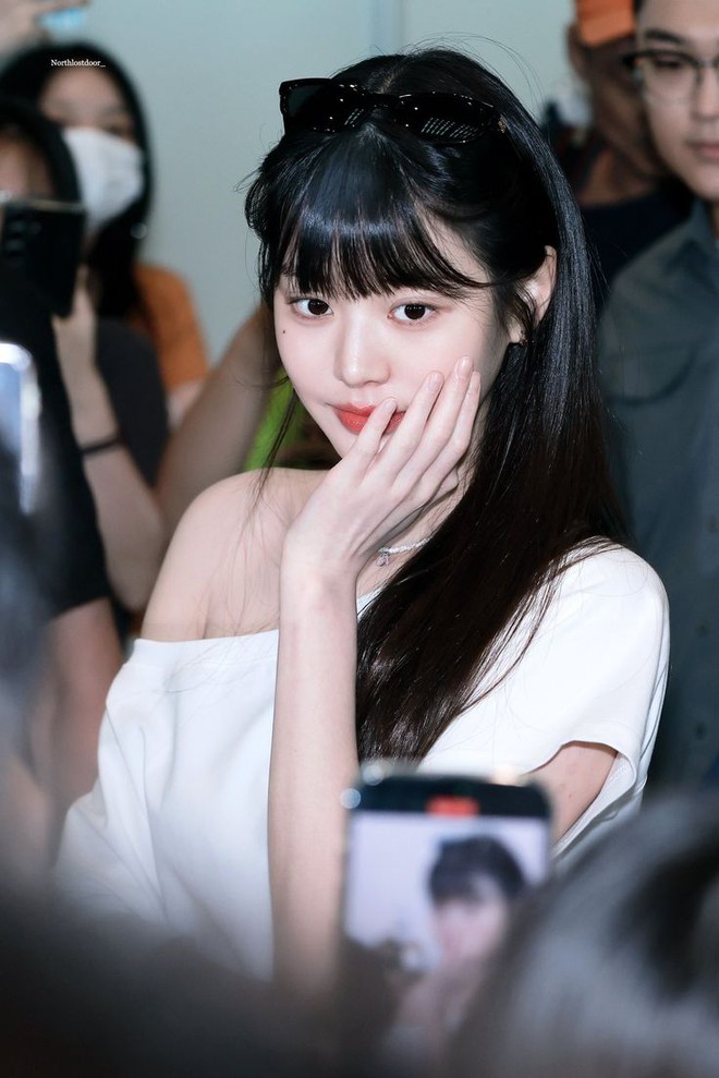 Đoạn video luộm thuộm của công chúa Kpop bị đào lại, tất cả vì combo dép lê và tất trắng?- Ảnh 10.