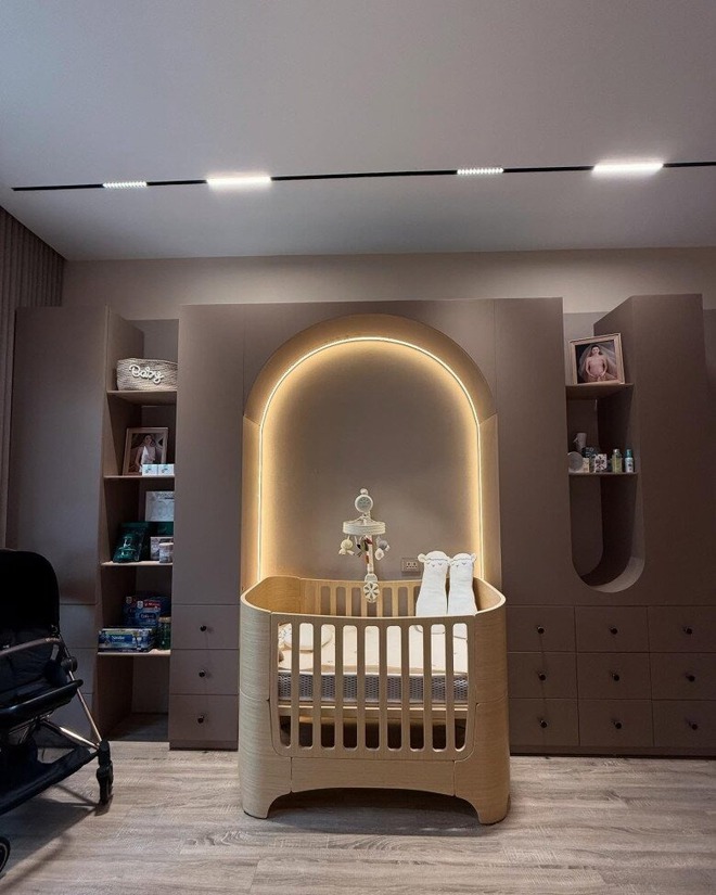 Celeb Việt "lên hương" năm 2025: Người tậu nhà triệu đô, người từng ly hôn nhưng nay đổi đời ngoạn mục hơn phim điện ảnh- Ảnh 5.