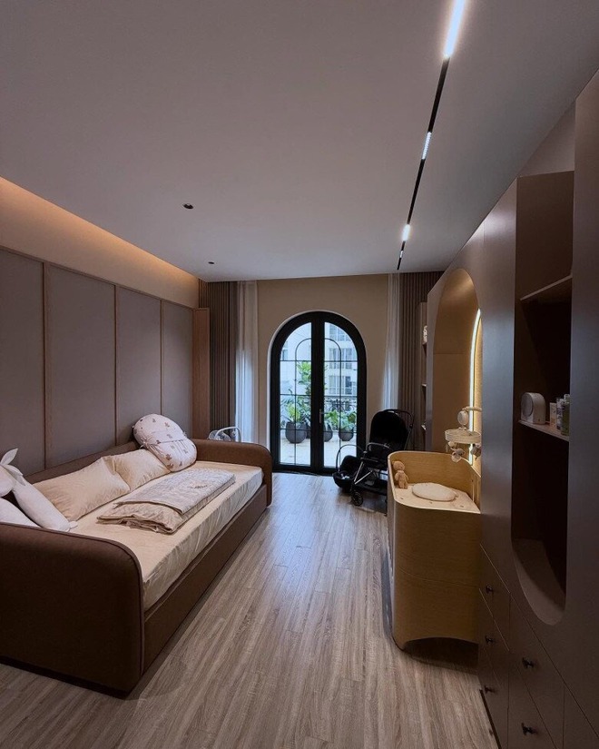 Celeb Việt "lên hương" năm 2025: Người tậu nhà triệu đô, người từng ly hôn nhưng nay đổi đời ngoạn mục hơn phim điện ảnh- Ảnh 4.