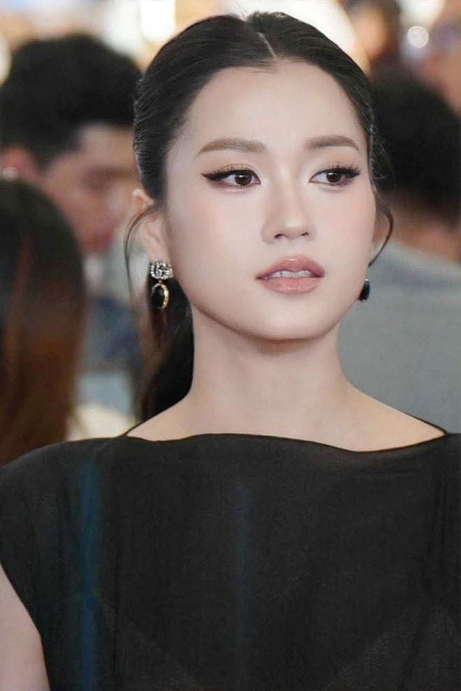 Nữ diễn viên giảm thần tốc 14kg: Khán giả khen U40 mà trẻ như gái 18, mặc đồ bình dân sang như hiệu- Ảnh 5.