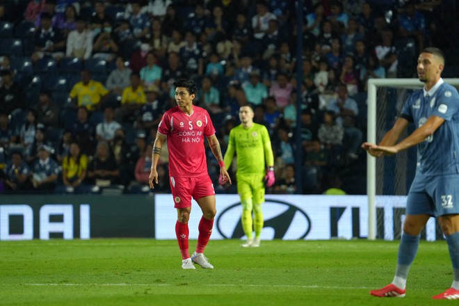 Đoàn Văn Hậu tái xuất, không ai hạnh phúc hơn Doãn Hải My, lần hiếm hoi tiểu thư "gắt gỏng" cũng vì bảo vệ chồng- Ảnh 3.