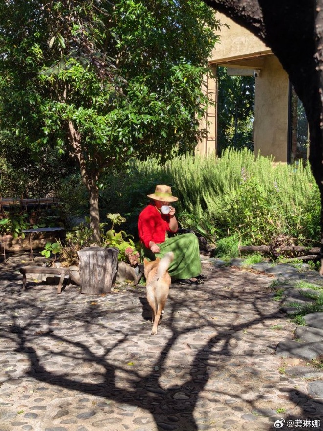 Chị em thân thiết của Chi Pu bị chồng nhạc sĩ "cắm sừng" 3 năm không hay biết, hôn nhân đổ vỡ- Ảnh 5. Chị em thân thiết của Chi Pu bị chồng nhạc sĩ "cắm sừng" 3 năm không hay biết, hôn nhân đổ vỡ- Ảnh 5.