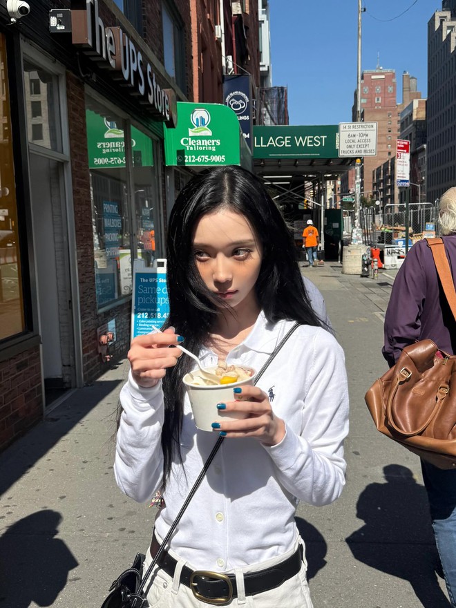 Bạn gái tin đồn của Jungkook được so ngang với Kim Ji Won- Ảnh 24. Bạn gái tin đồn của Jungkook được so ngang với Kim Ji Won- Ảnh 24.