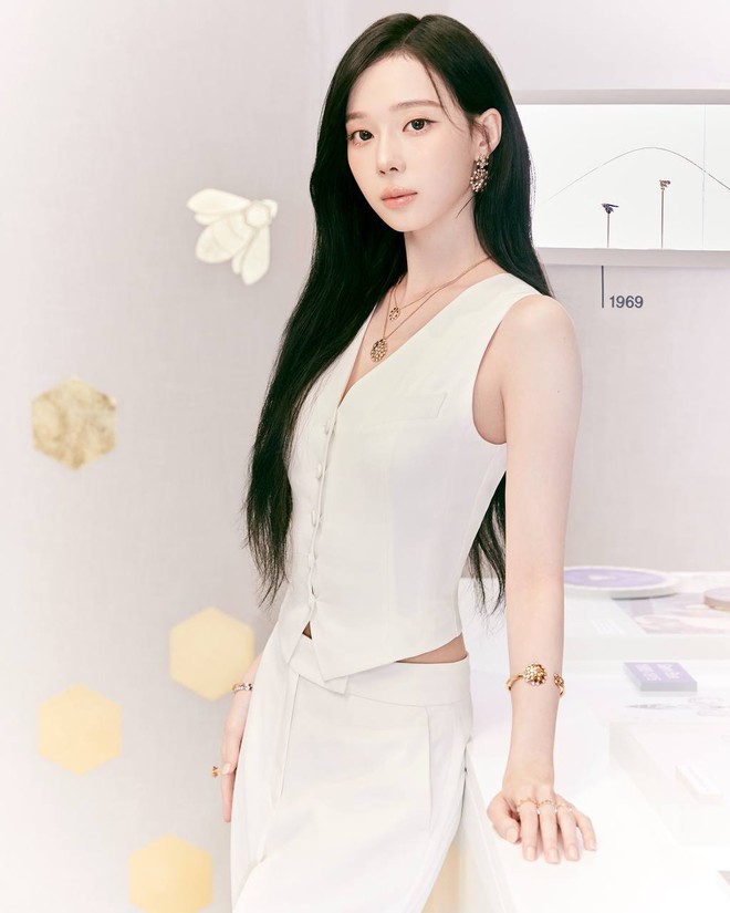 Bạn gái tin đồn của Jungkook được so ngang với Kim Ji Won- Ảnh 4. Bạn gái tin đồn của Jungkook được so ngang với Kim Ji Won- Ảnh 4.