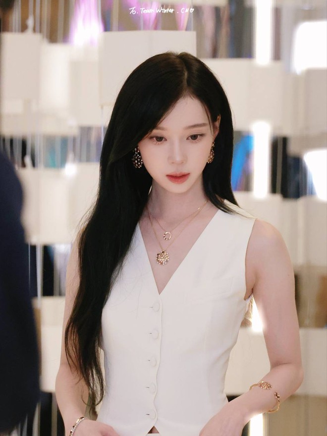 Bạn gái tin đồn của Jungkook được so ngang với Kim Ji Won- Ảnh 3. Bạn gái tin đồn của Jungkook được so ngang với Kim Ji Won- Ảnh 3.