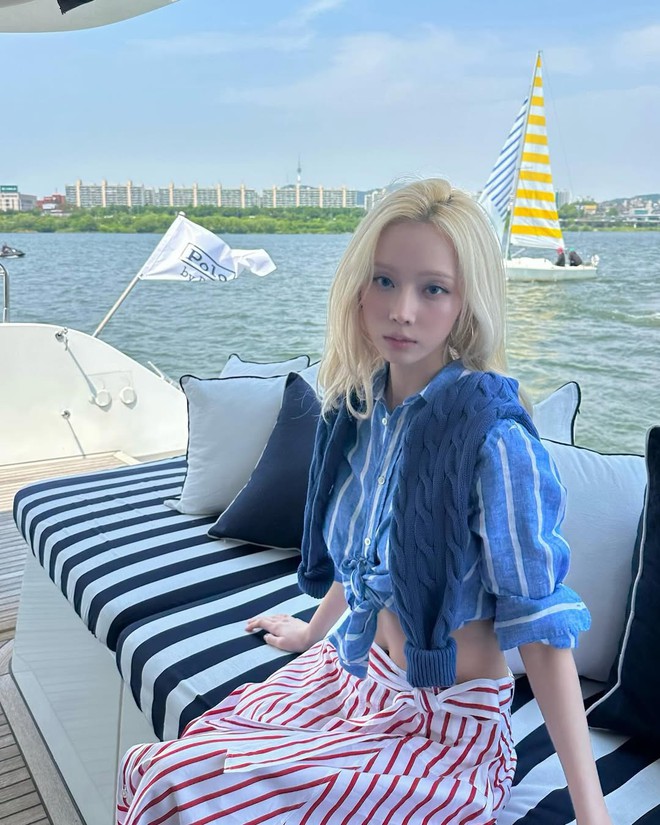 Bạn gái của đỉnh lưu toàn cầu: Visual như tuyệt tác AI, style cuốn đến nghẹt thở- Ảnh 21. Bạn gái của đỉnh lưu toàn cầu: Visual như tuyệt tác AI, style cuốn đến nghẹt thở- Ảnh 21.