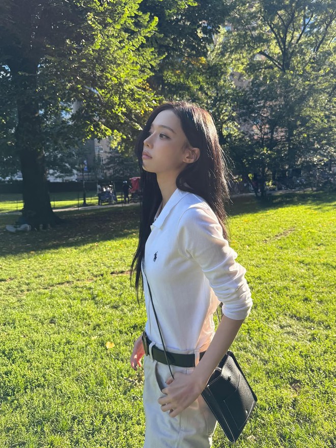 Bạn gái của đỉnh lưu toàn cầu: Visual như tuyệt tác AI, style cuốn đến nghẹt thở- Ảnh 10. Bạn gái của đỉnh lưu toàn cầu: Visual như tuyệt tác AI, style cuốn đến nghẹt thở- Ảnh 10.