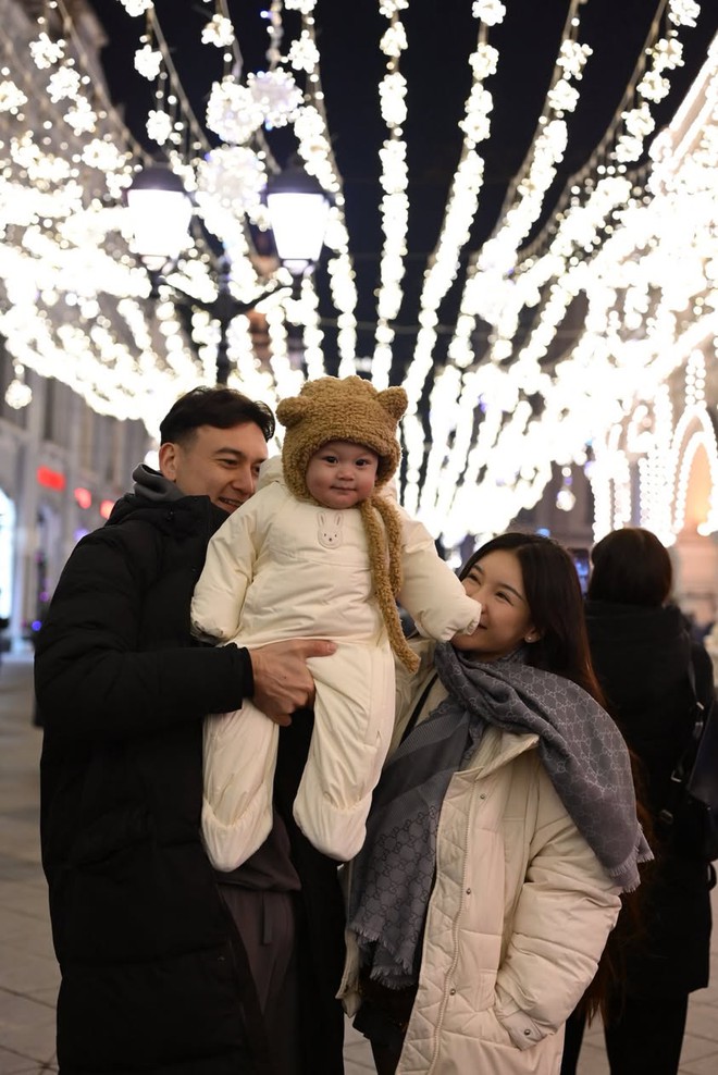 Quý tử nhà thủ môn Lâm Tây - Yến Xuân chiếm spotlight, sinh ra từ vạch đích, visual lại đáng yêu quá đỗi- Ảnh 5. Quý tử nhà thủ môn Lâm Tây - Yến Xuân chiếm spotlight, sinh ra từ vạch đích, visual lại đáng yêu quá đỗi- Ảnh 5.