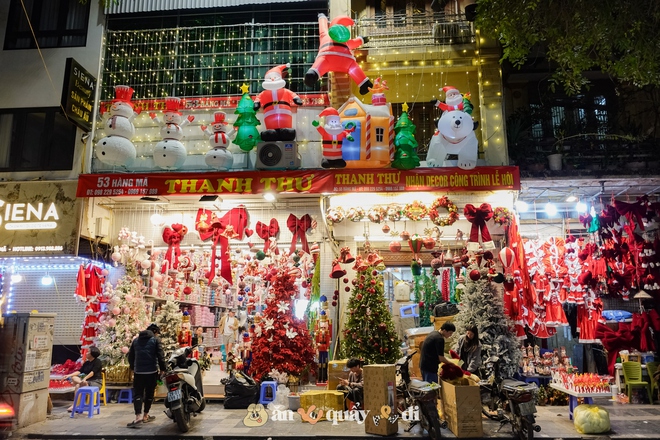 Khung cảnh rực sáng tại Hàng Mã đã trở lại- Ảnh 6. Khung cảnh rực sáng tại Hàng Mã đã trở lại- Ảnh 6.