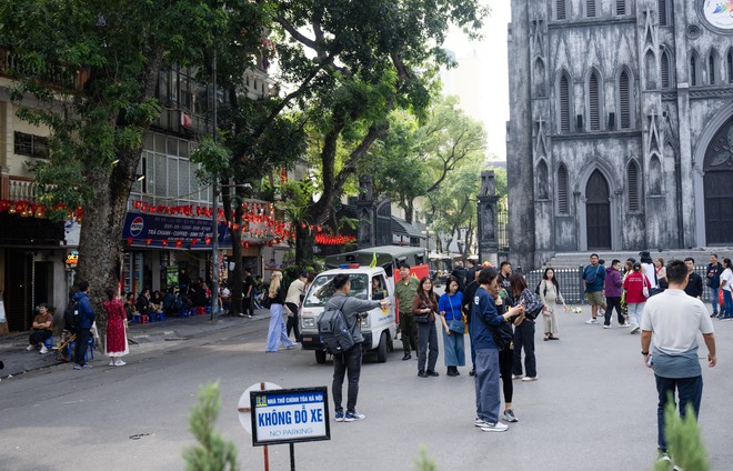 Hàng quán vỉa hè Hà Nội thế nào sau khi siết chặt trật tự?- Ảnh 2. Hàng quán vỉa hè Hà Nội thế nào sau khi siết chặt trật tự?- Ảnh 2.