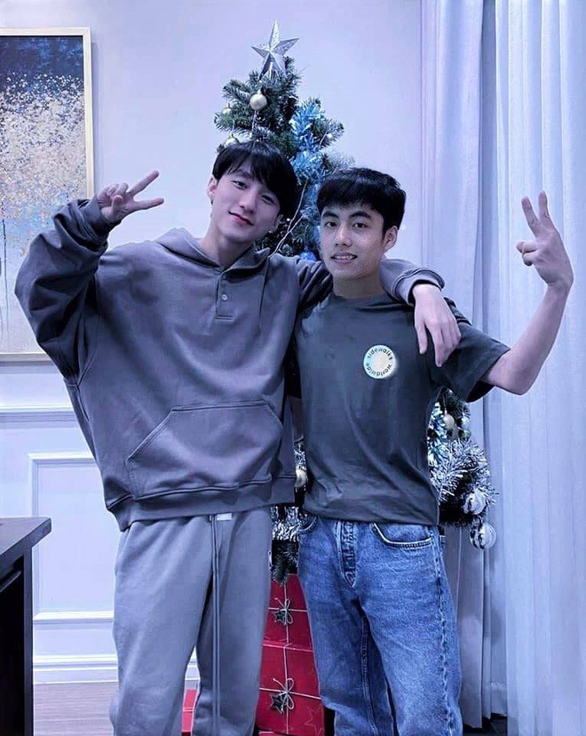 Quang Lâm Meme - “em họ Sơn Tùng M-TP” lấy vợ- Ảnh 2. Quang Lâm Meme - “em họ Sơn Tùng M-TP” lấy vợ- Ảnh 2.