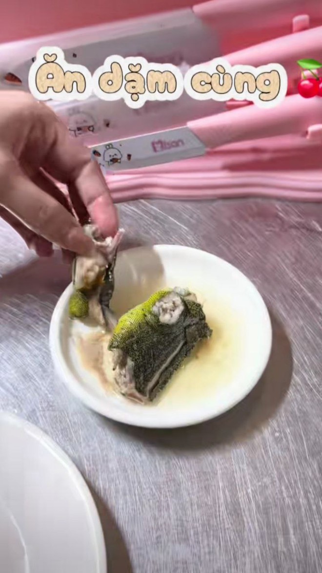 Sợ xanh mặt với thực đơn ăn dặm của 1 mẹ bỉm: Nấu cháo cho con bằng thịt... kỳ nhông- Ảnh 5. Sợ xanh mặt với thực đơn ăn dặm của 1 mẹ bỉm: Nấu cháo cho con bằng thịt... kỳ nhông- Ảnh 5.