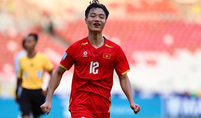 Độc đáo SEA Games 33: Cầu thủ U22 Việt Nam vừa đi thi đấu vừa học đại học online- Ảnh 2. Độc đáo SEA Games 33: Cầu thủ U22 Việt Nam vừa đi thi đấu vừa học đại học online- Ảnh 2.