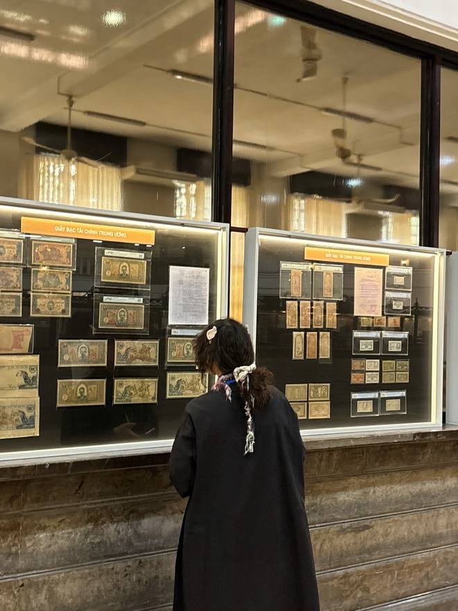 Bên trong căn phòng đầy tiền mặt tại Ngân hàng Nhà nước Việt Nam, lần đầu mở cửa công khai cho người dân chiêm ngưỡng- Ảnh 18. Bên trong căn phòng đầy tiền mặt tại Ngân hàng Nhà nước Việt Nam, lần đầu mở cửa công khai cho người dân chiêm ngưỡng- Ảnh 18.