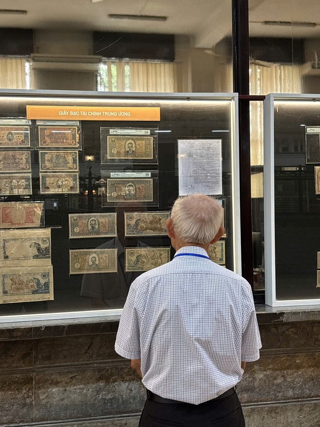 Bên trong căn phòng đầy tiền mặt tại Ngân hàng Nhà nước Việt Nam, lần đầu mở cửa công khai cho người dân chiêm ngưỡng- Ảnh 19. Bên trong căn phòng đầy tiền mặt tại Ngân hàng Nhà nước Việt Nam, lần đầu mở cửa công khai cho người dân chiêm ngưỡng- Ảnh 19.